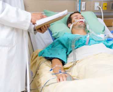 ¿La cirugí­a terminó bien, pero una falla en el posoperatorio cambió su vida? Puede haber responsables y usted puede reclamar